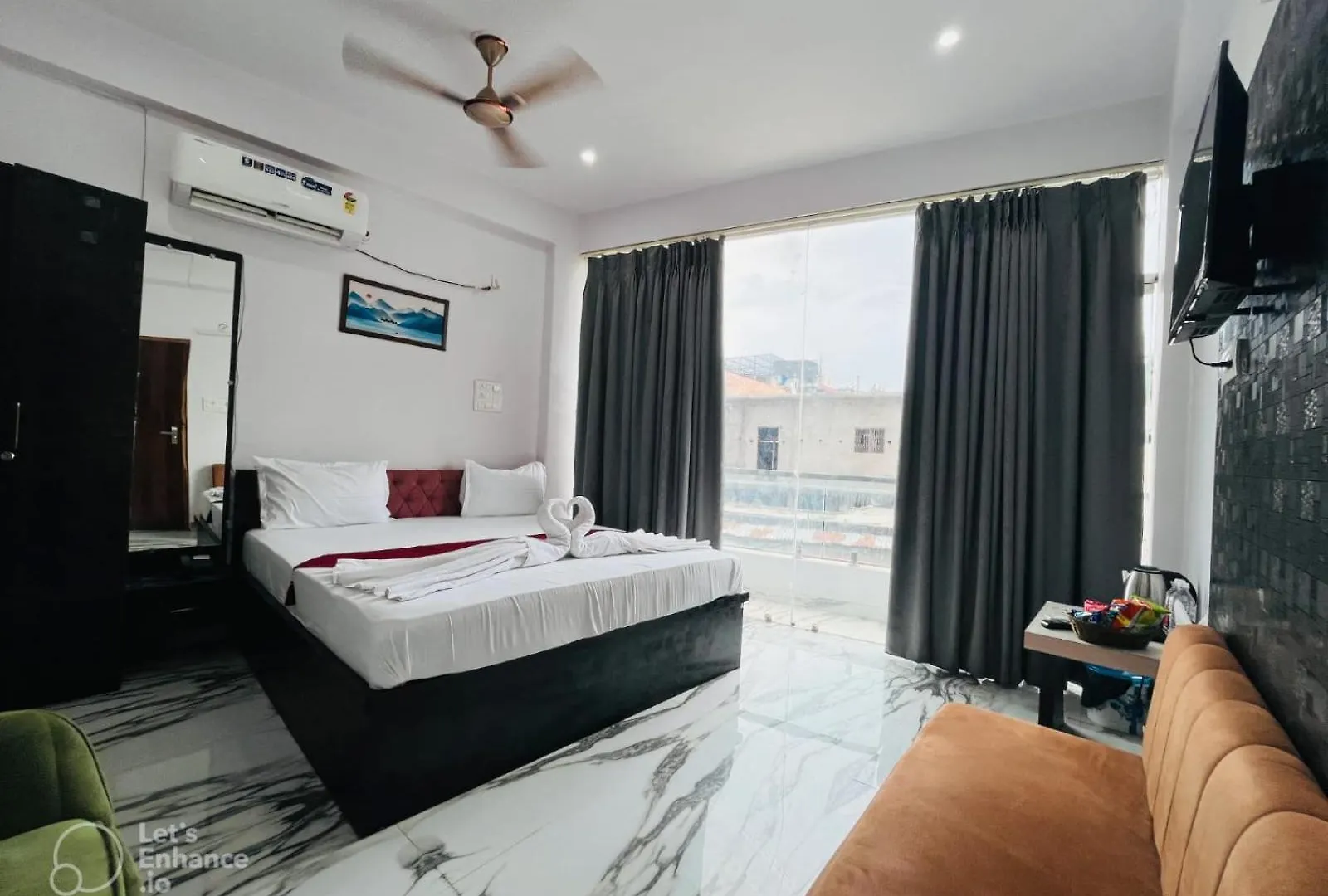 ****  !! Varanasi Hotel Vinayak Grand -Near Kasi Vishwanath Temple & Ganga River - 300M Sankat Mochan Hanuman Temple #Fully Air Conditioning #Free Wi-Fi #Parking #Lift #Room Service #Premium Hotel In Varanasi !! India